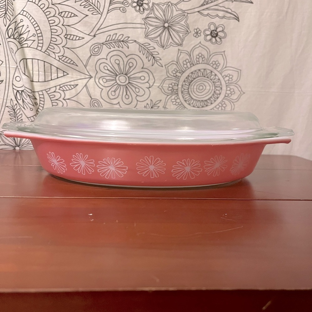 Vintage Pyrex Pink Daisy 1-1/2 quart w/lid Not Divided